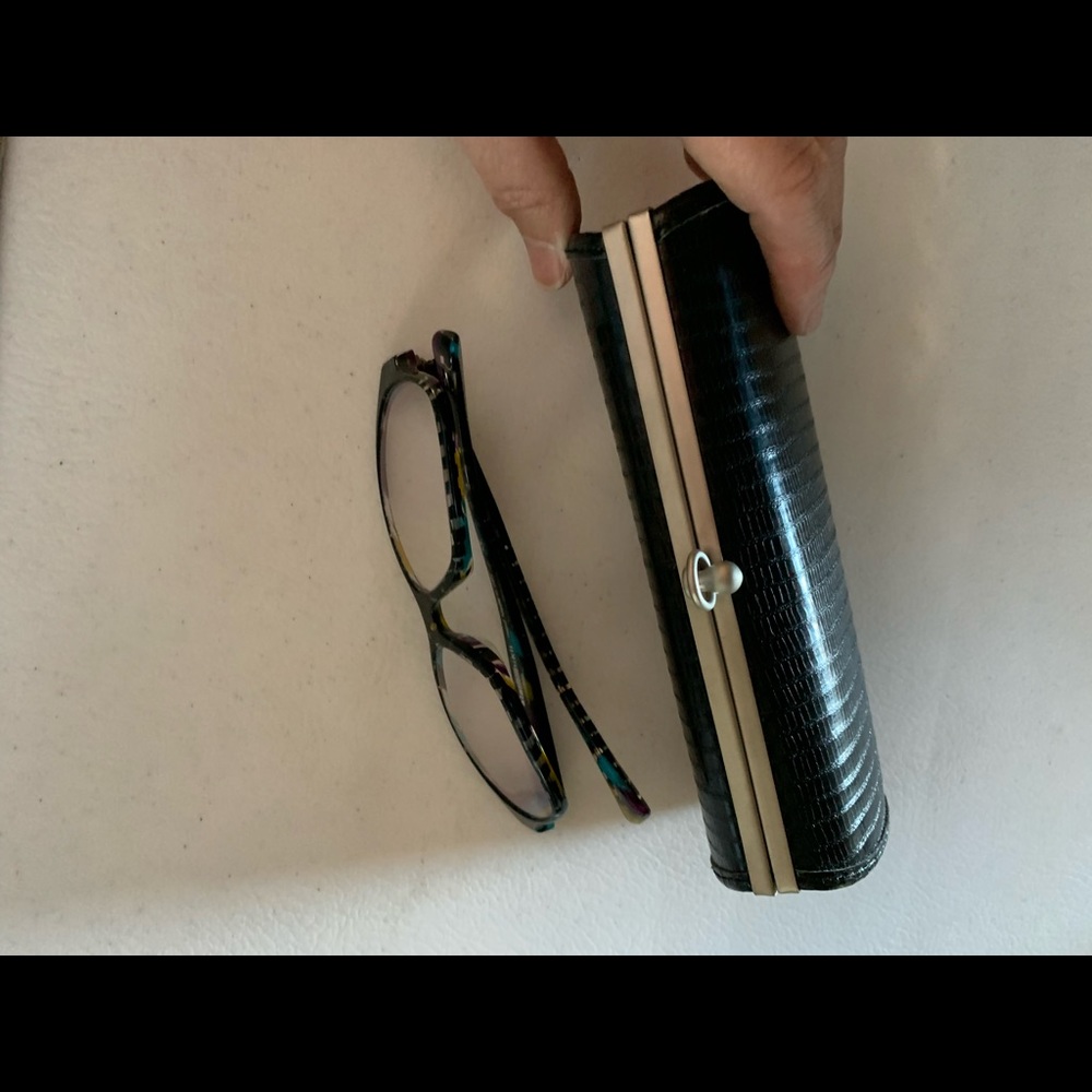 Black Textured Glasses Case. - Picture 6 of 10